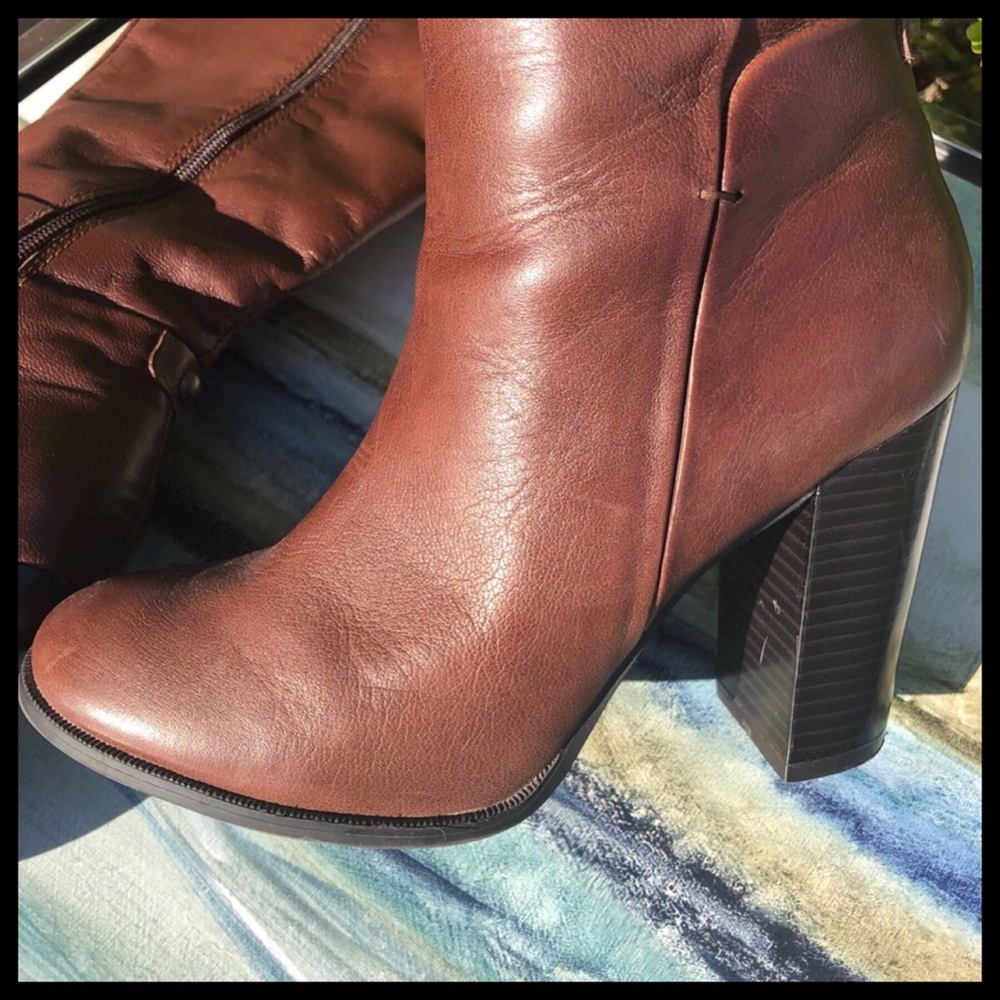 LIZ & CO GENUINE LEATHER BOOTS